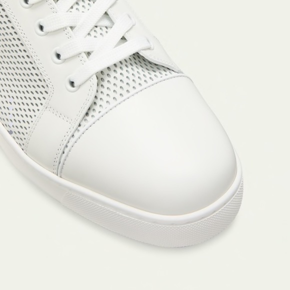 Christian Louboutin - Picture 4 of 9